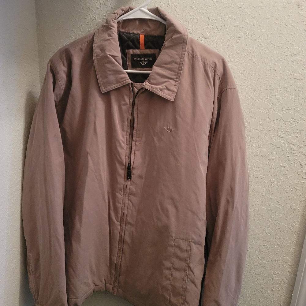 Dockers water resistent quilted lined double pockets zipper front
